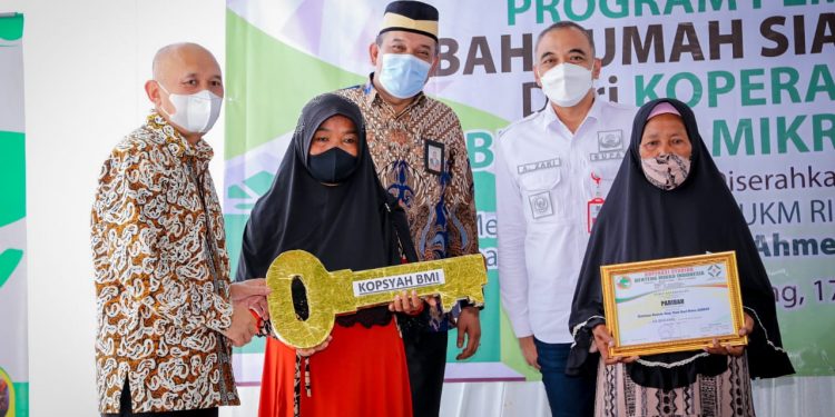 MENKOPUKM: KOPERASI HARUS MASUK KE SEKTOR PRODUKSI DAN MEMBANGUN KEPEDULIAN SOSIAL.