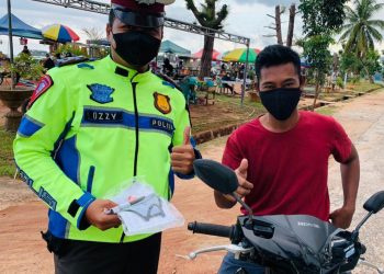 Ops Keselamatan Seligi 2021, Satlantas Polres Natuna Bagikan Masker Gratis serta Himbau Protokol Kesehatan