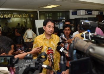 Azis Syamsuddin Soroti Rendahnya Realisasi Vaksin untuk Lansia