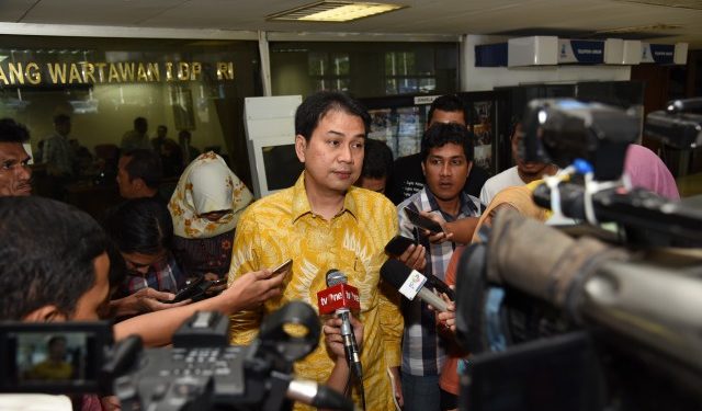 Azis Syamsuddin Soroti Rendahnya Realisasi Vaksin untuk Lansia