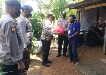 Berbagi di Bulan Ramadhan, Polsek Tanjungpinang Timur Laksanakan Pembagian Bansos