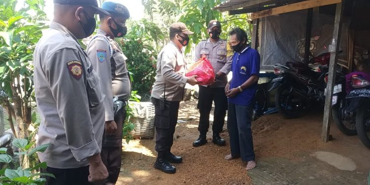 Berbagi di Bulan Ramadhan, Polsek Tanjungpinang Timur Laksanakan Pembagian Bansos