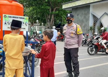 Berikan Rasa Aman, Personel Polsek Tanjungpinang Kota Laksanakan Pengamanan Ibadah Sholat Jum’at