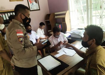 Bhabinkamtibmas Polsek Bunguran Timur Sosialisasikan Aplikasi Dumas Presisi kepada Masyarakat