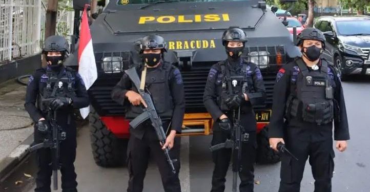 Brimob Polda Sulsel Turunkan Polwan, Perketat Pengamanan Gereja