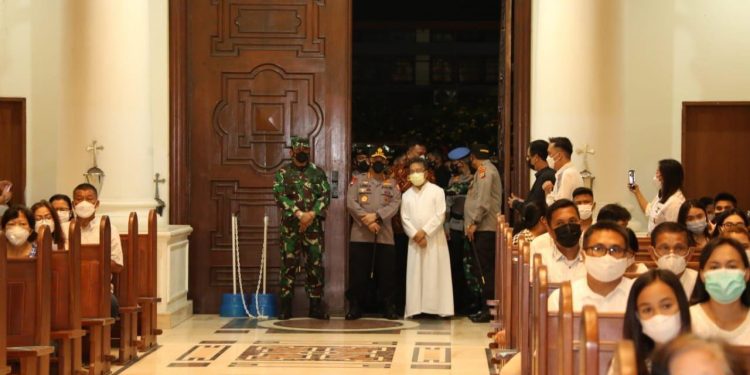 Kapolda Jateng Cek Rangkaian Ibadah Paskah di Solo