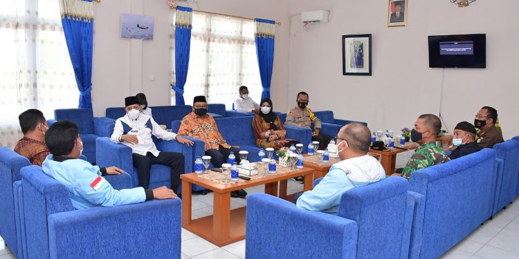 Kapolres Natuna Turut Hadiri Kunker Menkominfo RI dan Gubernur Kepri Beserta Rombongan di Kabupaten Natuna