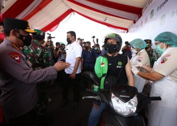Kapolri dan Panglima Berharap Vaksinasi Drive Thru di Medan Jadi Role Model Wilayah Lain
