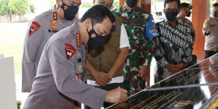 Kapolri Resmikan Lapangan Bhara Daksa dan Fasilitas Penting di Polda NTB