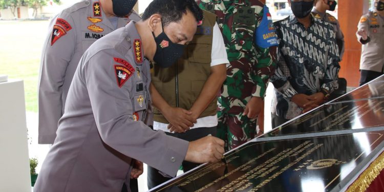 Kapolri Resmikan Sejumlah Fasilitas Bangunan Polda NTB