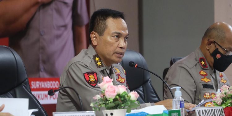 Kepala Divisi Hukum Polri Beri Penyuluhan Hukum kepada Masyarakat Kepri