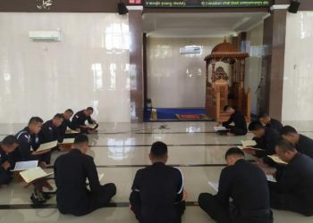 Maknai Bulan Suci Ramadhan, Personel Satuan Brimob Polda Kepri Gelar Kegiatan Tadarus Secara Rutin