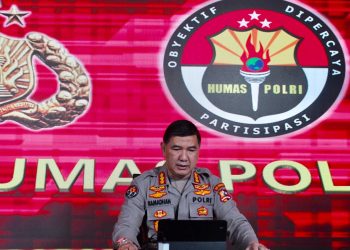 Mata Munarman Ditutup, Polri : Sesuai SOP Penangkapan Teroris