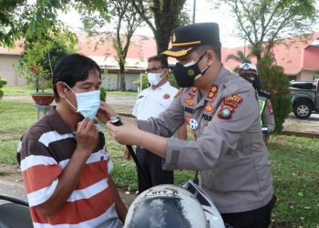 Ops Keselamatan Seligi 2021, Polres Lingga Bagikan Masker kepada Masyarakat