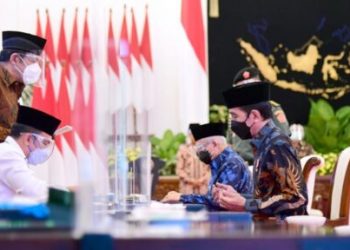 Presiden Serahkan Zakat Sekaligus Luncurkan Gerakan Cinta Zakat