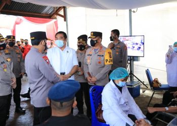 Selain Tinjau Vaksinasi, Kapolri Saksikan Langsung Donor Plasma Konvalesen