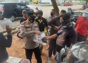 Tekan Penyebaran Covid-19, Polsek Kawasan Pelabuhan SBP Bagi 120 Masker di Dua Pelabuhan