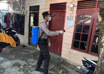 Apel Gabungan Personil Polres Kep. Anambas dan BPBD Kep. Anambas dalam rangka Penyemprotan Disinfektan di Kelurahan Tarempa