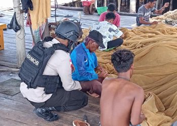 Brimob Polda Kepri Patroli Berikan Himbauan Prokes Kepada Masyarakat
