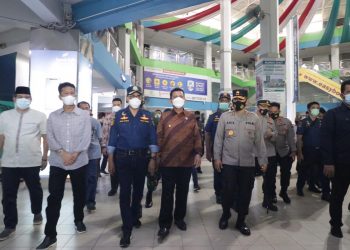 Kapolda Kepri Dampingi Menteri Perhubungan Tinjau Arus Penumpang Luar Negeri