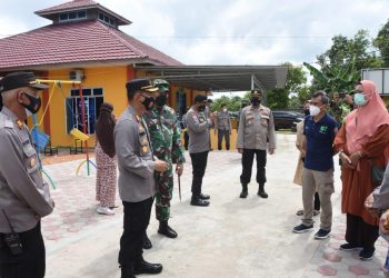 Kapolres Tanjungpinang Bersama Dandim 0315/Bintan Tinjau Pos PPKM di Wilayah Kota Tanjungpinang