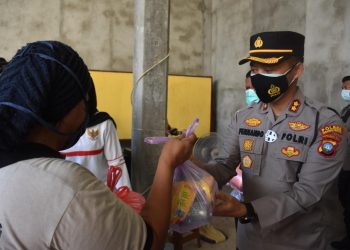 Kapolres Tanjungpinang Hadiri Giat Bakti Sosial Pembagian Paket Sembako Yayasan Vihara Bahtra Sasana