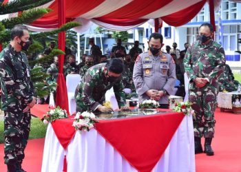 Kompak, Panglima dan Kapolri Kunjungi Lembaga Pendidikan TNI dan Polri