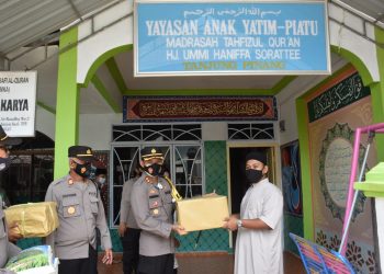 Lagi, Polres Tanjungpinang Bagikan Sembako kepada Warga Terdampak Covid-19