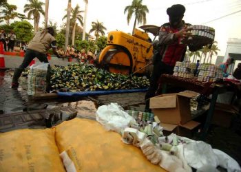 Pemusnahan Miras dan Petasan Jelang Malam Takbiran