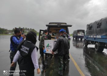Polres Natuna bersama TNI dan Instansi Terkait Kabupaten Natuna Kawal Kedatangan Vaksin Covid-19