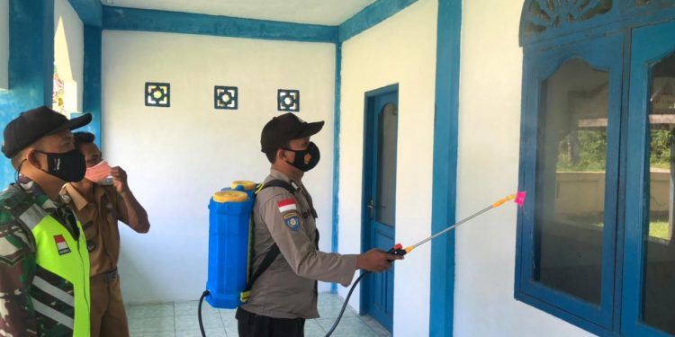 Polsek Bunguran Timur Laksanakan Sterilisasi di Tempat Ibadah