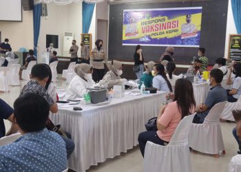 Respon Vaksinasi Polda Kepri Laksanakan Vaksinasi Massal pada Masyarakat