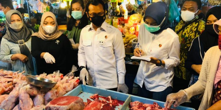 Sidak Pasar Dit Reskrimsus Polda Kepri Pantau Harga dan Ketersediaan Sembako di Kota Batam