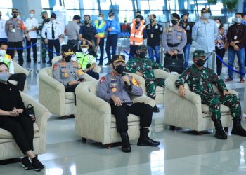 Tinjau Arus Mudik di Bandara Soetta, Kapolri Minta Perketat Pengawasan Warga dari Luar Negeri