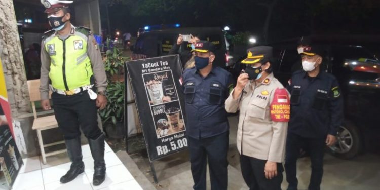 Polsek Neglasari Gelar Operasi Yustisi PPKM, Belasan Pedagang Dapat Teguran