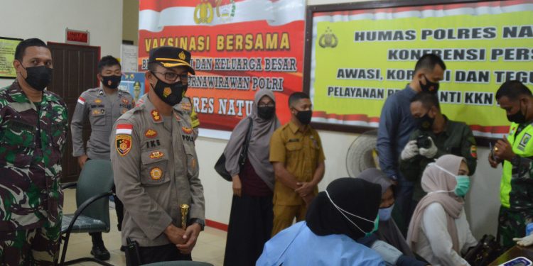 Bantu Percepatan Vaksinasi, Polres Natuna Gelar Vaksinasi Massal