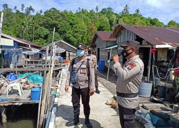 Bripka Raja Kamal Bhabinkamtibmas Kelurahan Sedanau Himbau Keliling Kampung Masyarakat
