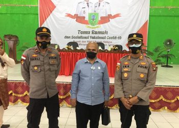 Bupati Natuna Bersama Kapolres Natuna dan Rombongan Laksanakan Peninjauan Vaksinasi di Kecamatan Serasan