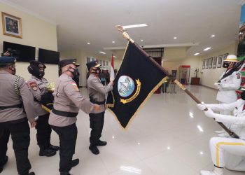 Dalam Rangka Hari Bhayangkara ke-75 Tahun2021, Kapolda Kepri Pimpin Upacara Pencucian Pataka Polda Kepri “Seligi Sakti Marwah Negeri”