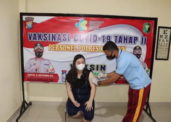 Dukung Percepatan Vaksinasi di Kab. Karimun Polres Karimun lakukan Vaksinasi, Pastikan Aman Lakukan Vaksin AstraZeneca