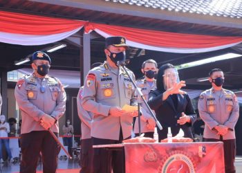 Hari Bhayangkara Ke-75, Polri Gelar Baksos Serentak Hingga Bagi 2 Juta Masker