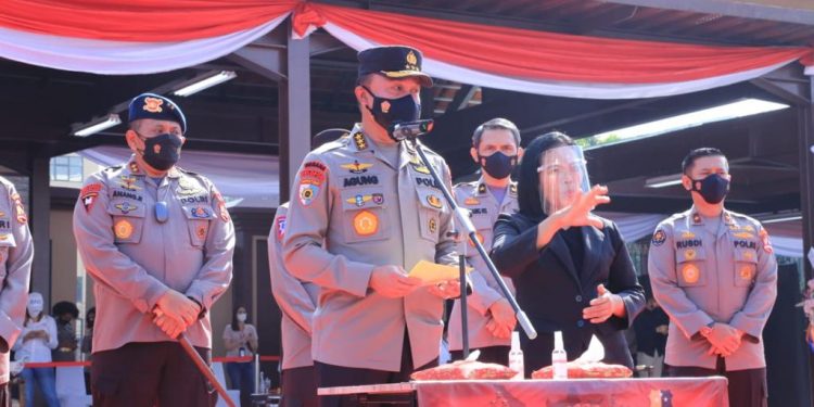 Hari Bhayangkara Ke-75, Polri Gelar Baksos Serentak Hingga Bagi 2 Juta Masker