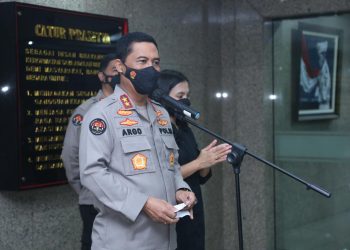 Hari Ini, Panglima TNI dan Kapolri Tinjau Vaksinasi di Madiun dan Bangkalan