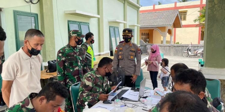 Kapolres Natuna Bersama Dandim 0318 Tinjau Gerai Vaksinasi Presisi Dan Vaksinasi Mobile
