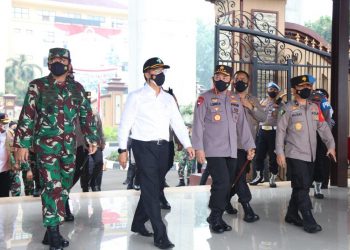 Panglima TNI, Kapolri dan Menkes, Tinjau Vaksinasi Massal Jelang HUT Bhayangkara