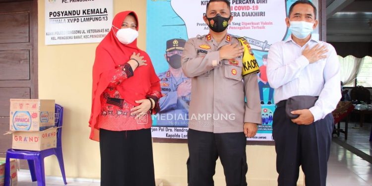 Percepat Vaksinasi Nasional, Polres Pringsewu Gelar Vaksinasi Massal