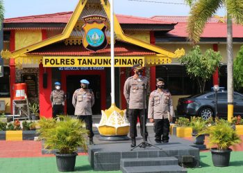Pimpin Apel Pagi, Kapolres Tanjungpinang Sosialisasikan Pembangunan Zona Integritas Menuju WBK dan WBBM kepada Personel