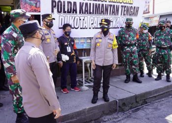 Polda Kalteng Tinjau Vaksinasi Massal di Pasar Besar Kota Palangka Raya
