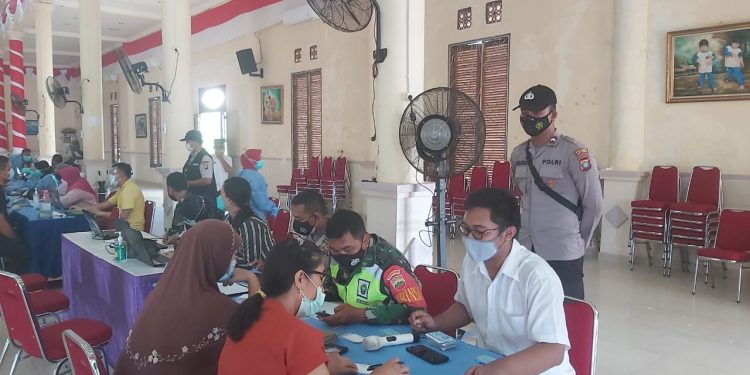 Polsek Bunguran Timur Laksanakan Pengamanan Vaksinasi