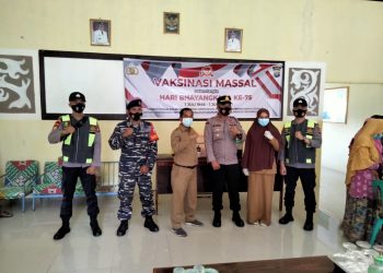 Polsek Singkep Barat Laksanakan Program Nasi Kapau di Desa Suak Buaya